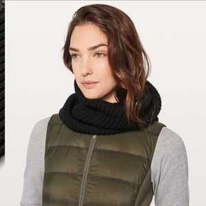 Lululemon Knitted Black Scarf - Wool Be Cozy Snood